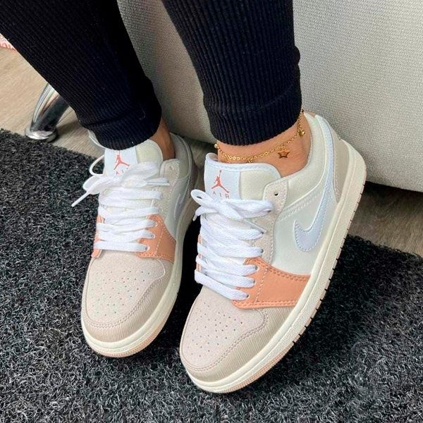 Nike Air Jordan Low 1 Beige Dama